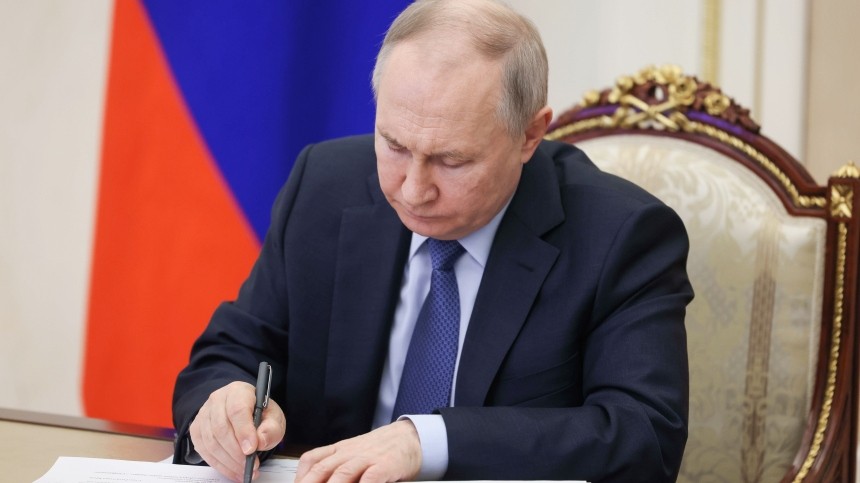 Путин назначил врио главы Смоленской области после отставки губернатора