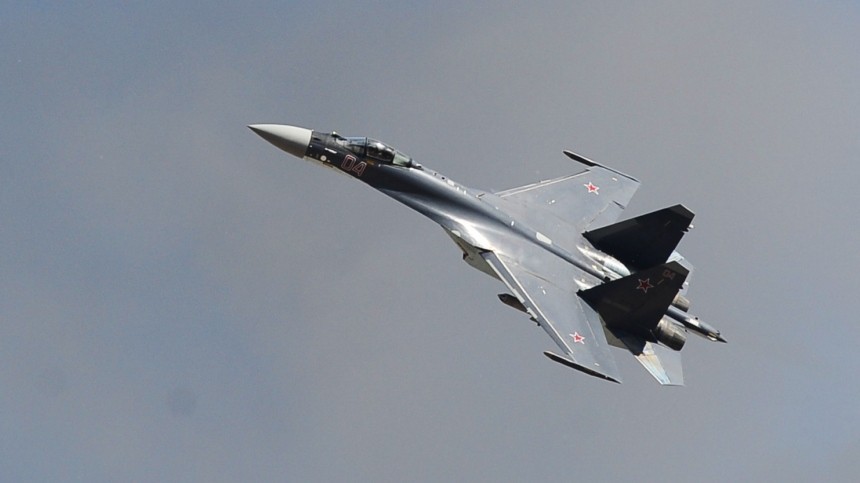 Истребитель Су-35 пресек нарушение госграницы РФ американскими бомбардировщиками