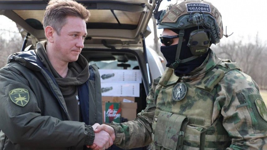Актер Антон Шагин передал российским бойцам в зону СВО снаряжение
