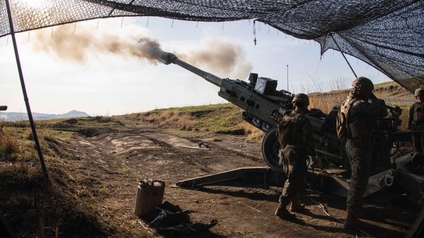 Беспилотник снял уничтожение российскими артиллеристами гаубицы М777 у Спорного