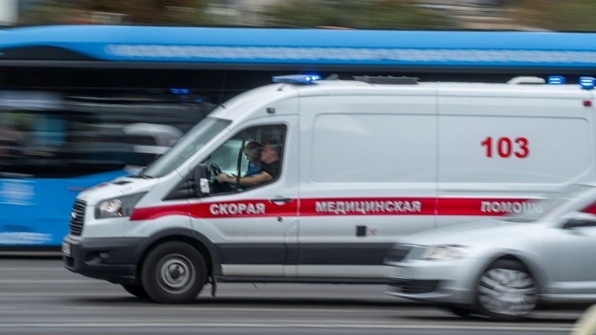 Водитель грузовика погиб на МКАД, въехав в отбойник