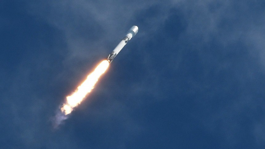 Ракета SpaceX отправилась на орбиту с группой из 51 мини-спутника