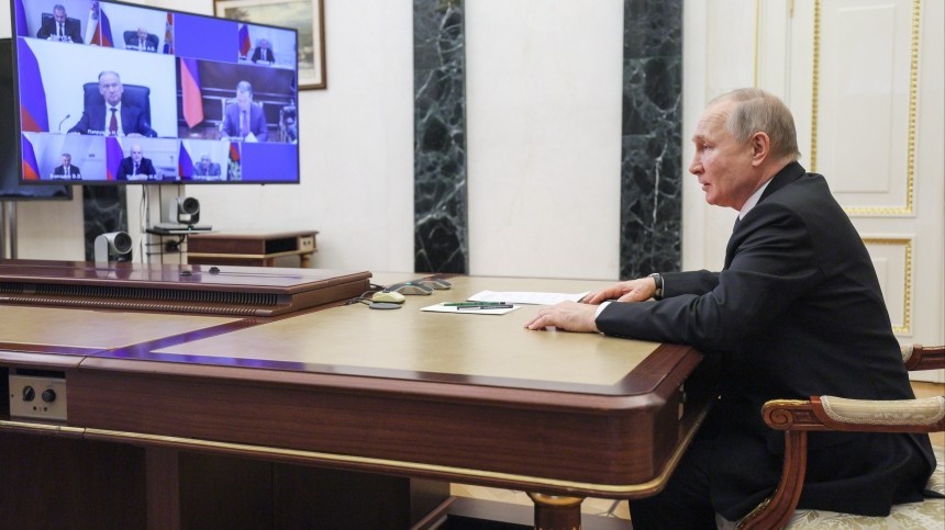 Путин обсудил с Совбезом профилактику правонарушений в образовательных учреждениях