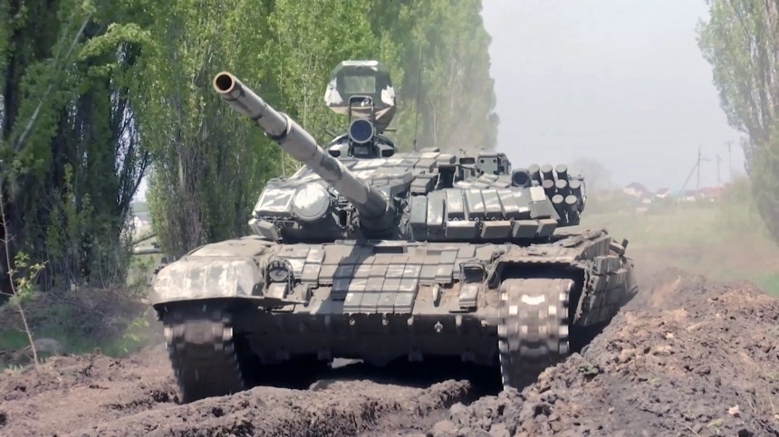Экипаж российского танка обратил боевиков ВСУ в бегство