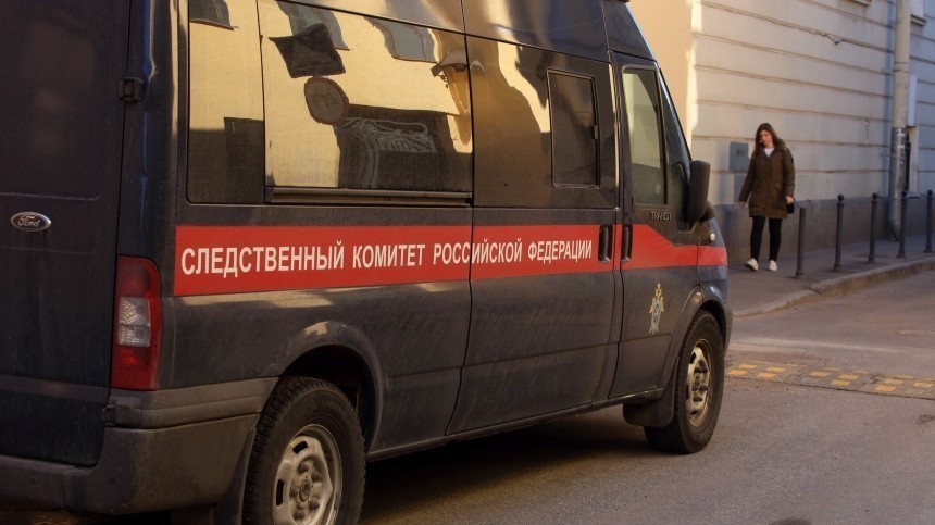 Омич толкнул незнакомку под маршрутку и выдавил себе единственный глаз
