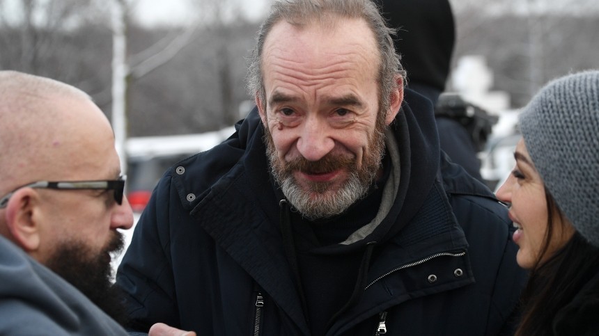 Смотрите себе в трусы: Электроник Торсуев возмутился вопросу о крупном долге