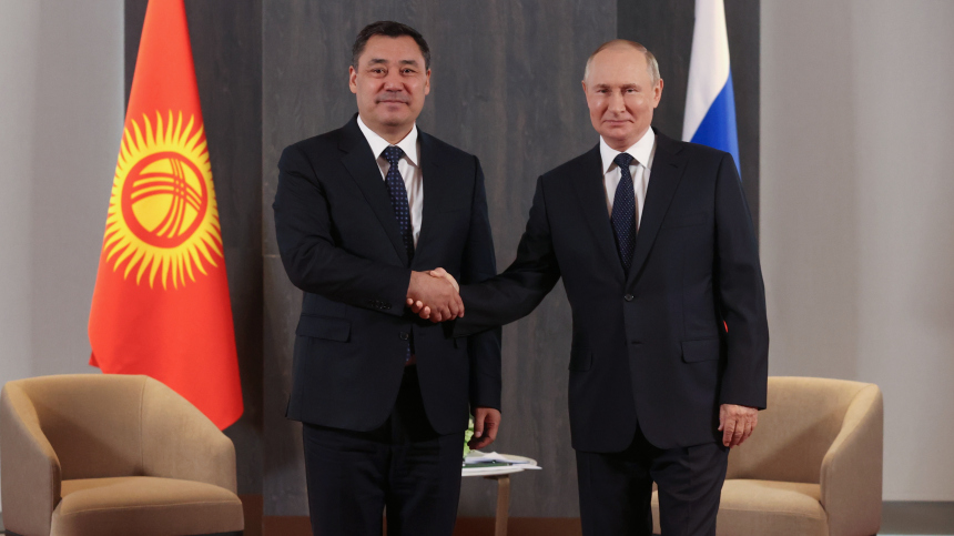 Президент Киргизии Жапаров прилетел в Москву на переговоры с Путиным