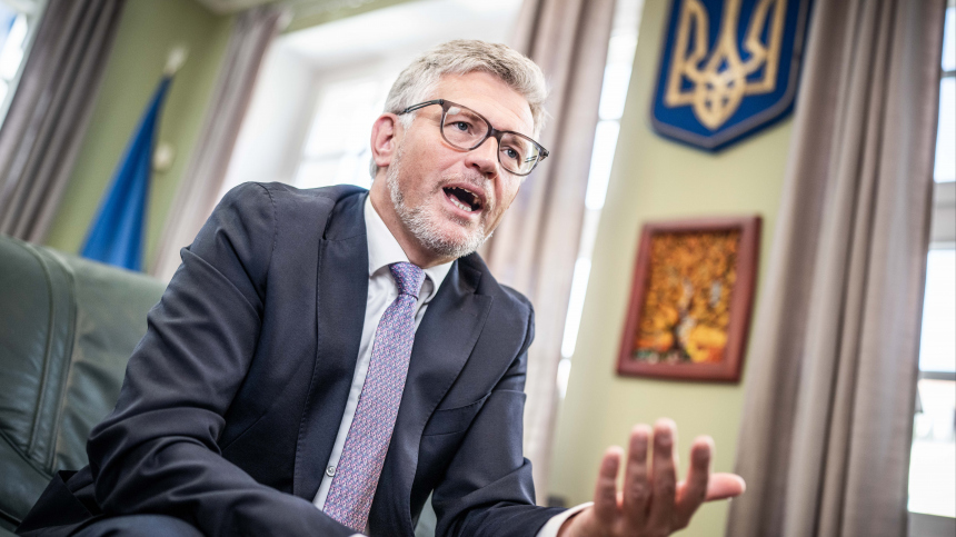 Мельник возненавидел экс-посла Украины в ФРГ за отказ чтить традиции