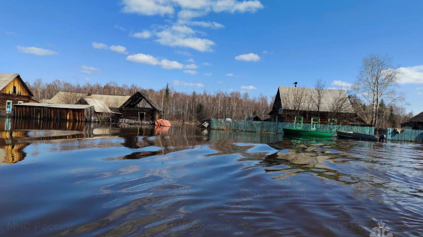 Сотни домов под водой: паводки накрыли Якутию и Иркутскую область
