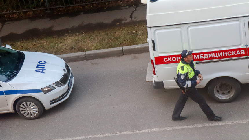 Страшные кадры смертельного ДТП в Хабаровске: жертву пытались спасти прохожие