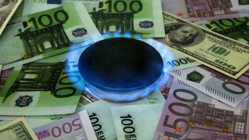 Цены на газ в Европе впервые с 2021 года упали ниже 300 долларов