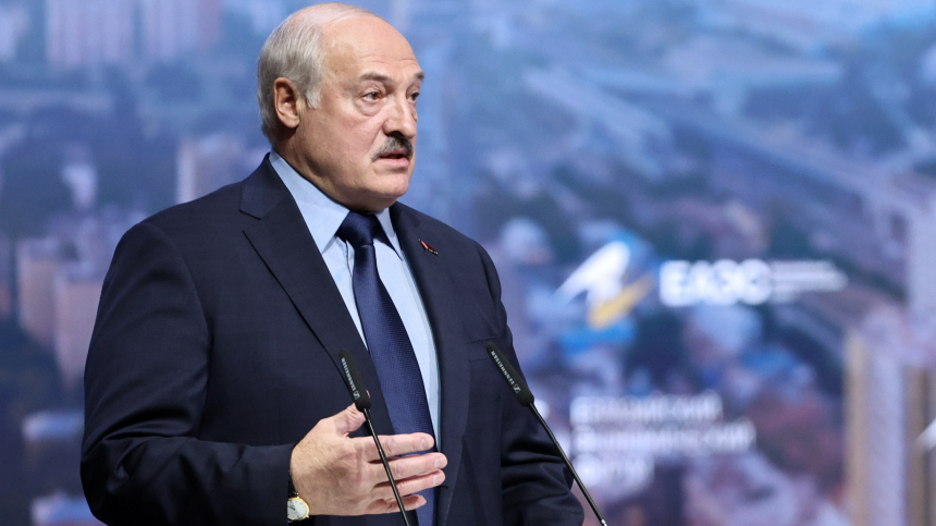 Началось: Лукашенко заявил о старте перемещения ядерного оружия в Белоруссию