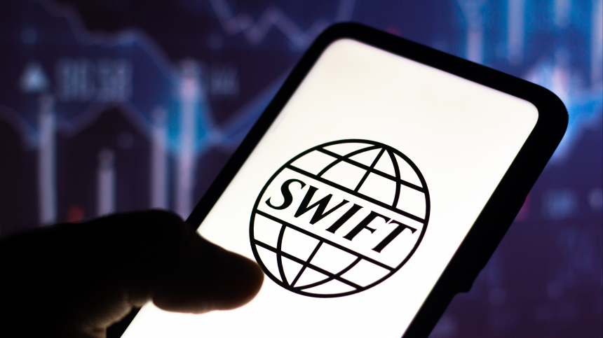МИД России потребовал подключить Россельхозбанк к SWIFT