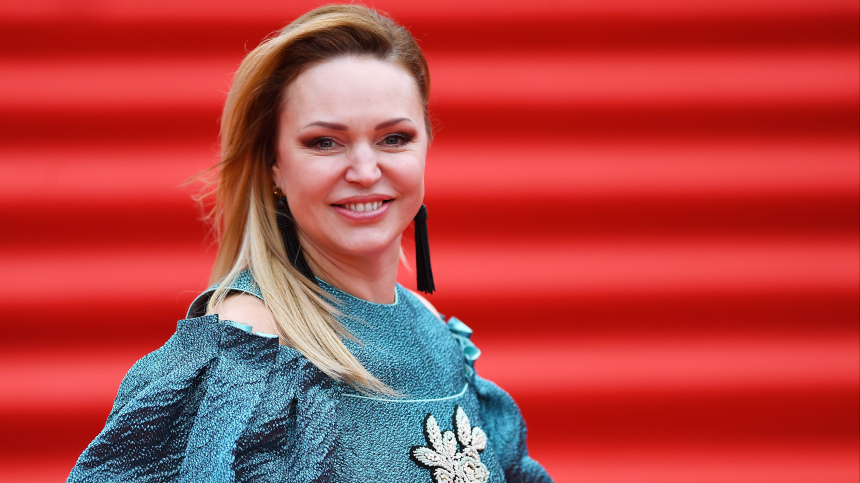 Не выходи замуж за первого мужа: Алла Довлатова об ошибках юности