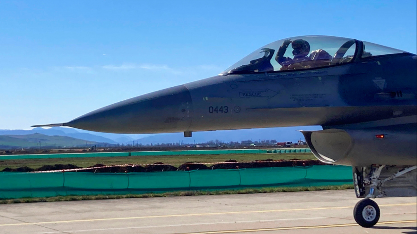 Дешевая работа на публику: когда Украина получит заветные F-16