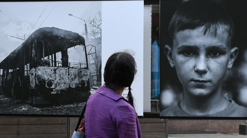 Оно защитники детства. Защитники детства. Детство Москва. Фотовыставка посмотри в глаза Донбассу.