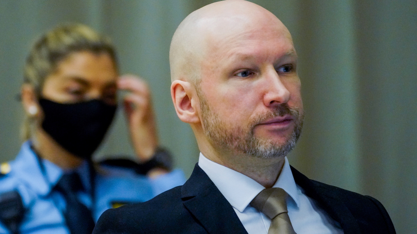 Террорист Брейвик подал в суд на Норвегию за нарушение его прав
