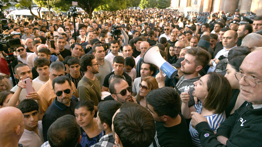 Точка кипения: как проходили уличные протесты в Ереване