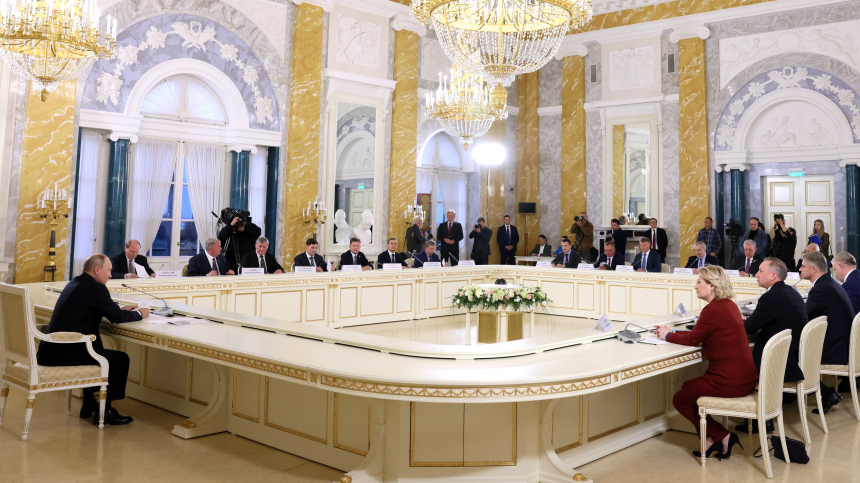 Путин 20 сентября проведет встречу с членами попечительского совета Мариинского театра