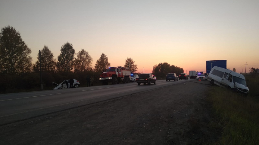 Более 20 человек пострадали в ДТП со школьным автобусом в Свердловской области