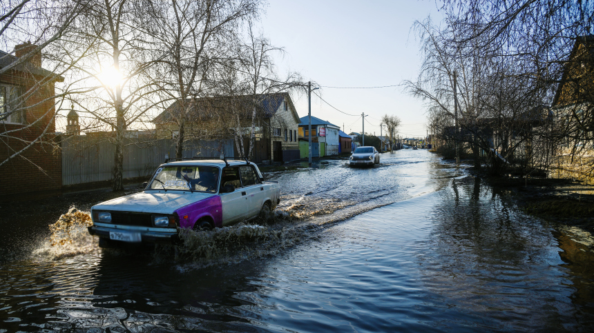 Вода снова может прийти в Орск из-за перелива на границе с Казахстаном