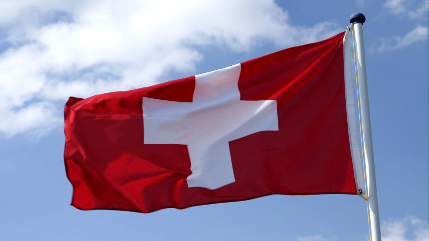 Не совместимо с нейтралитетом: в Швейцарии выступили против поиска активов РФ