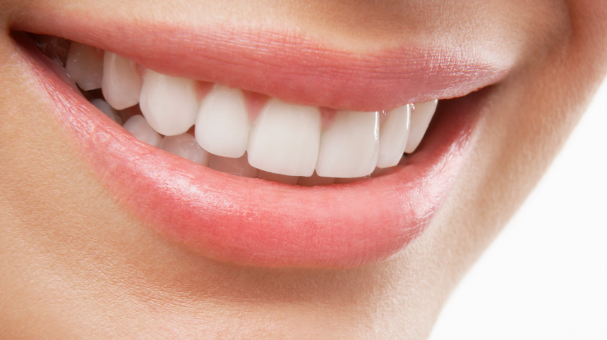 Результата ждать не стоит Вся правда про отбеливающие полоски для зубов