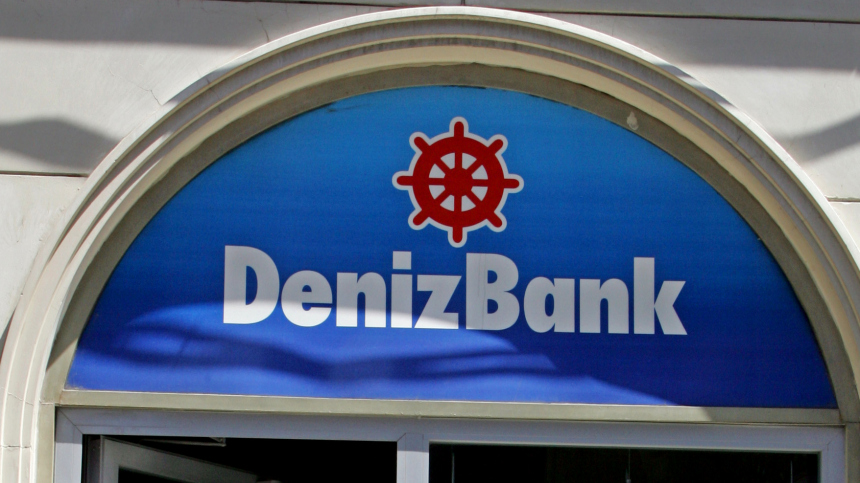 Россияне столкнулись с трудностями при открытии счетов в крупнейшем банке Турции