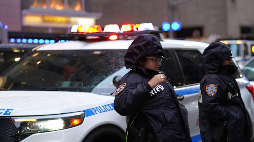Полиция Нью-Йорка эвакуировала людей из трех синагог из-за угрозы взрывов