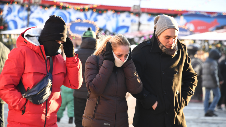 Майский снегопад: москвичей призвали одеваться потеплее на 9 Мая