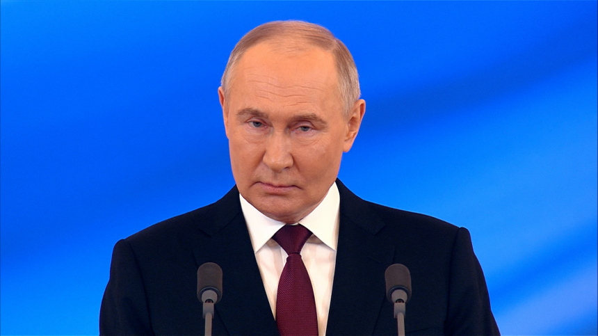 Станем еще сильнее: Путин призвал сплотиться ради счастливого будущего РФ