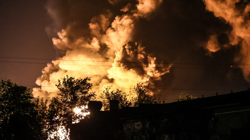Вспыхнувший после атаки ВСУ пожар на нефтебазе в городе Ровеньки ликвидирован