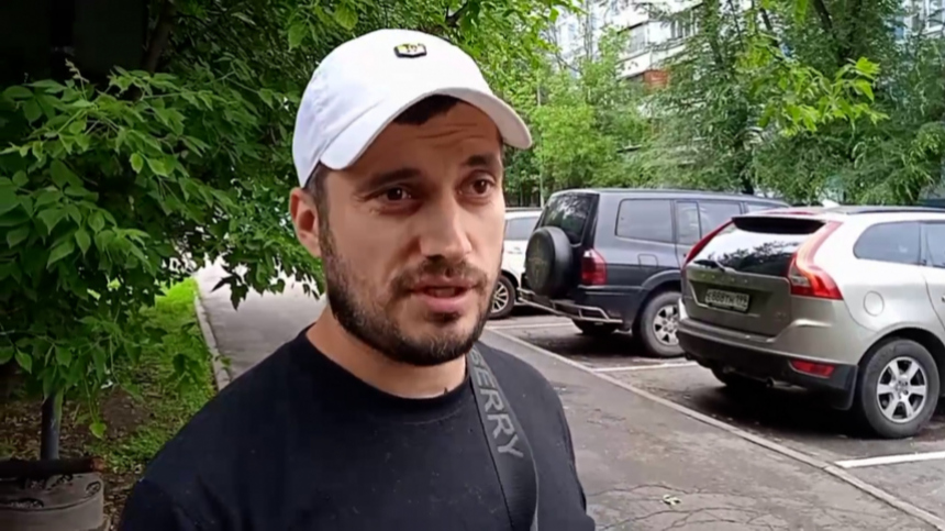 Паша Техник остался без куртки за 500 тысяч рублей. Кто ограбил и избил рэпера