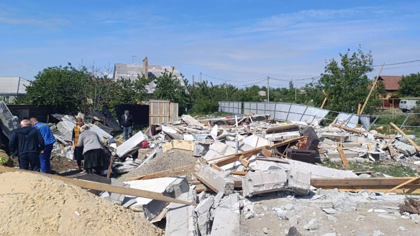 В Ростовской области в результате взрыва разрушен частный дом