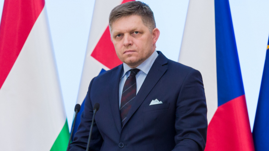 Состояние все еще тяжелое: премьер Словакии перенес вторую операцию после покушения