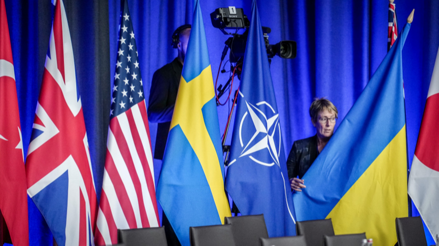 Лавров назвал откровенной чепухой проведение саммита по Украине в Швейцарии