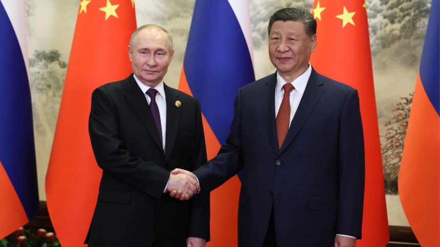 Это кошмар: в США запаниковали из-за жеста Путина и Си Цзиньпина в Пекине
