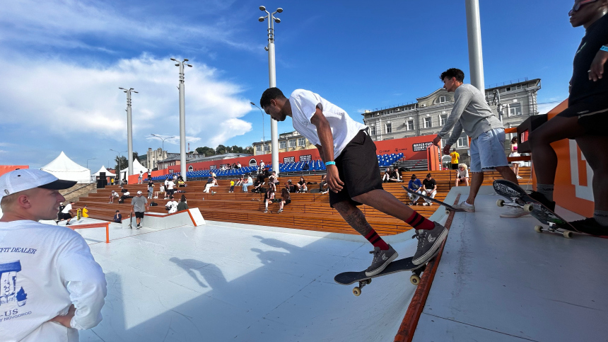 Лучшие на досках: в Нижнем Новгороде стартовал фестиваль скейтбординга БРИКС