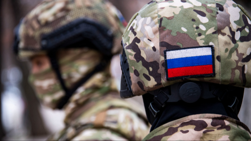 Российские бойцы установили флаг РФ возле села Константиновка под Угледаром