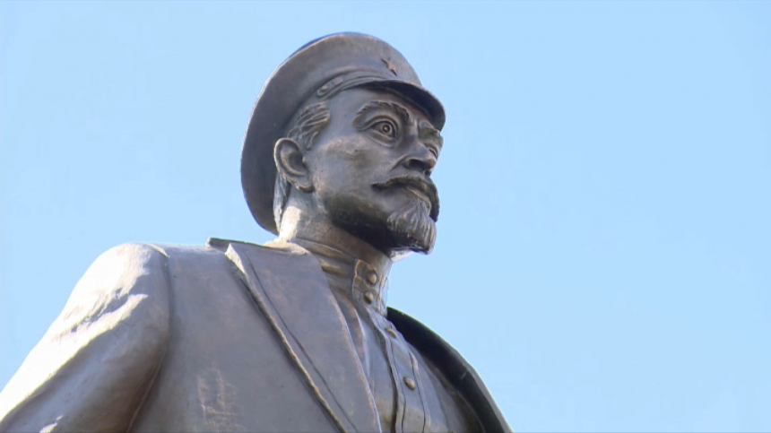 В честь 100-летия легендарной дивизии в Москве открыли памятник Феликсу Дзержинскому