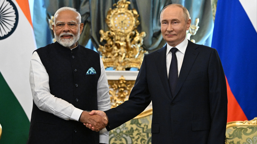 Путин вручил премьеру Индии Моди высшую госнаграду в России