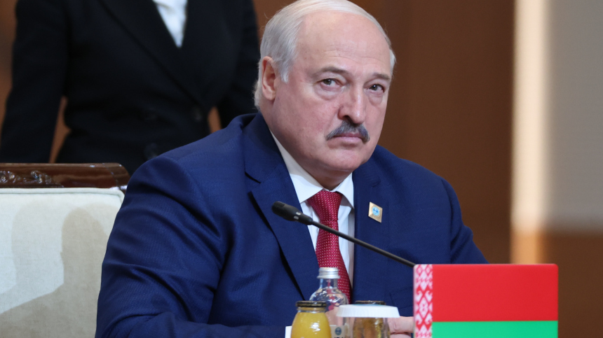 Лукашенко вручил премии Союзного Государства по литературе и искусству
