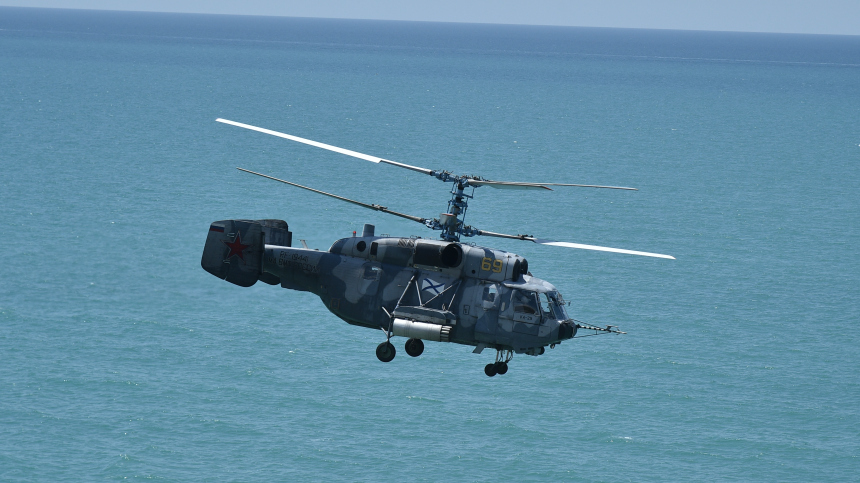 Шанс на спасение: как в Петербурге отрабатывают действия при крушении вертолета на воде