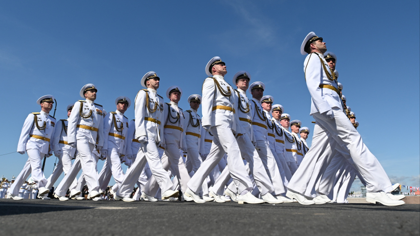 Главный военно-морской парад в честь Дня ВМФ прошел в Петербурге