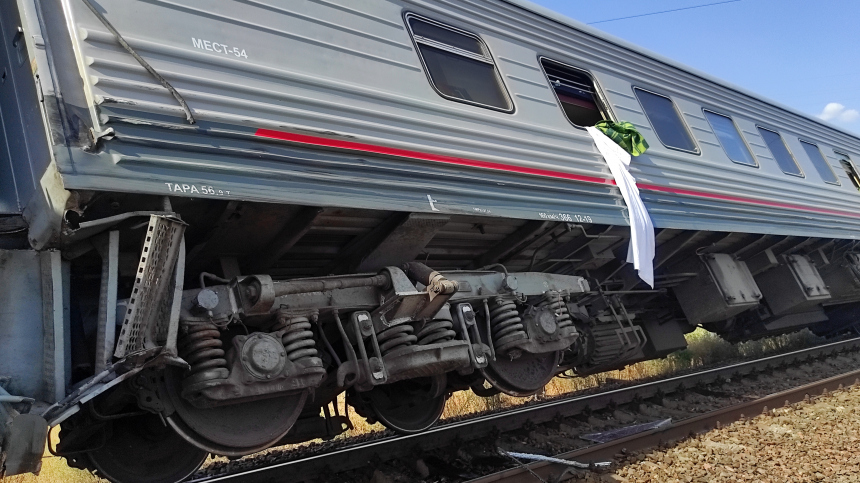 Водитель, спровоцировавший аварию поезда под Волгоградом, был злостным неплательщиком