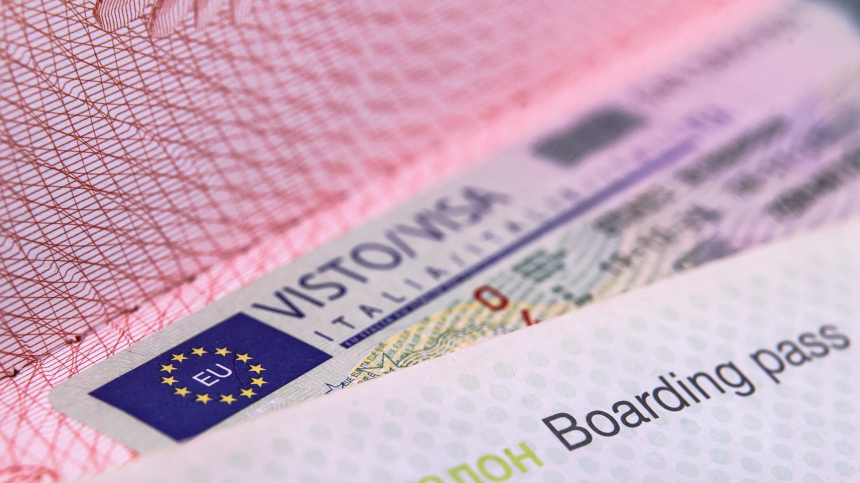 Вне зоны доступа: кому могут отказать в шенгенской визе в 2024 году