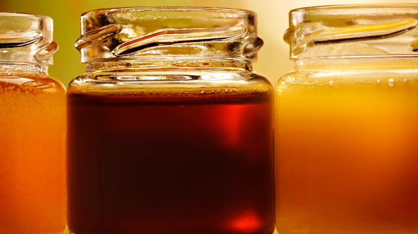 Пощипывание и першение: как отличить настоящий мед от фальсификата