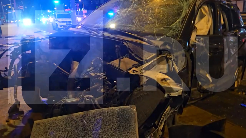 В Москве буйный водитель снес две остановки, на которых находились люди