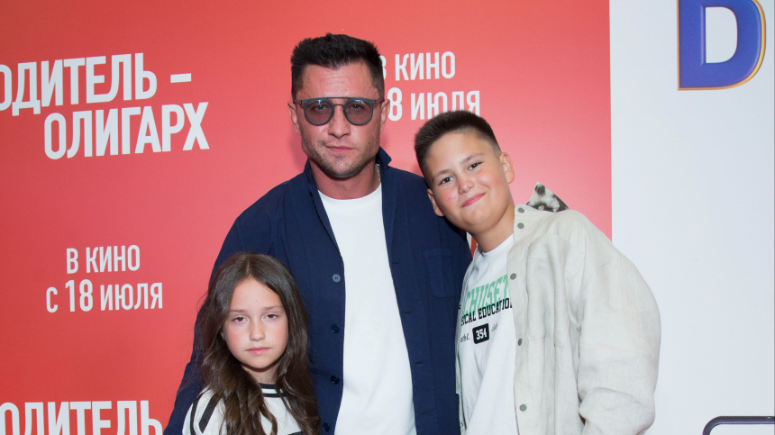 Дебют в театре: Прилучный впервые вывел на сцену 11-летнего сына