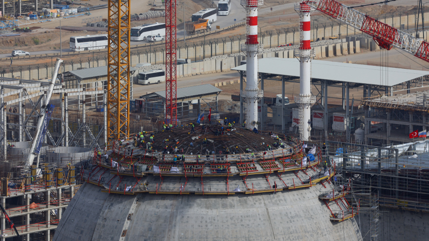Одна из крупнейших атомных строек в мире: как специалисты из РФ и Турции возводят АЭС Аккую